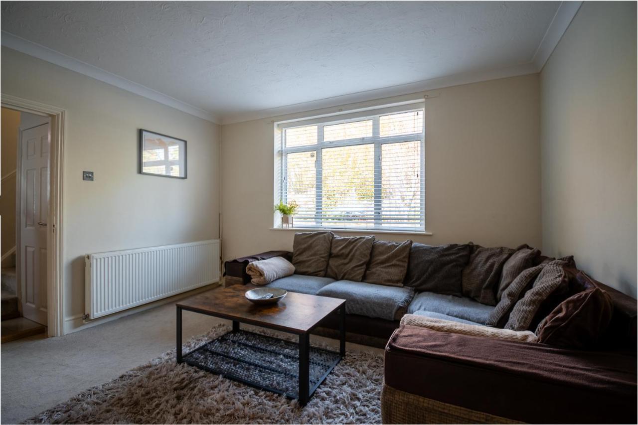 Ashbourne House - Close To Central Woking Extérieur photo