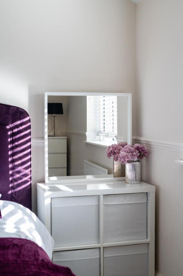 Ashbourne House - Close To Central Woking Extérieur photo